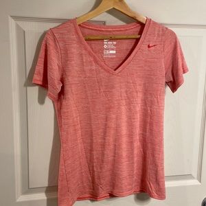 Nike Tee Dri-Fit Reddish/Pink and White Athletic Cut Tee Size M